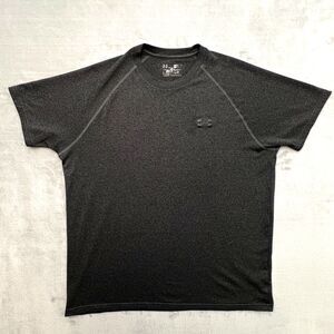 Under Armour HeatGear Loose Fit Shirt Men's M Gray Short Sleeve Athletic
